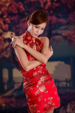 台灣性感女神Winnie小雪《古典紅色旗袍》